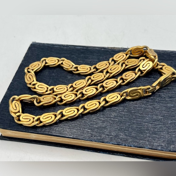 Vintage MONET 24” snail chain necklace gold wide 9mm links heavy! - Picture 9 of 10